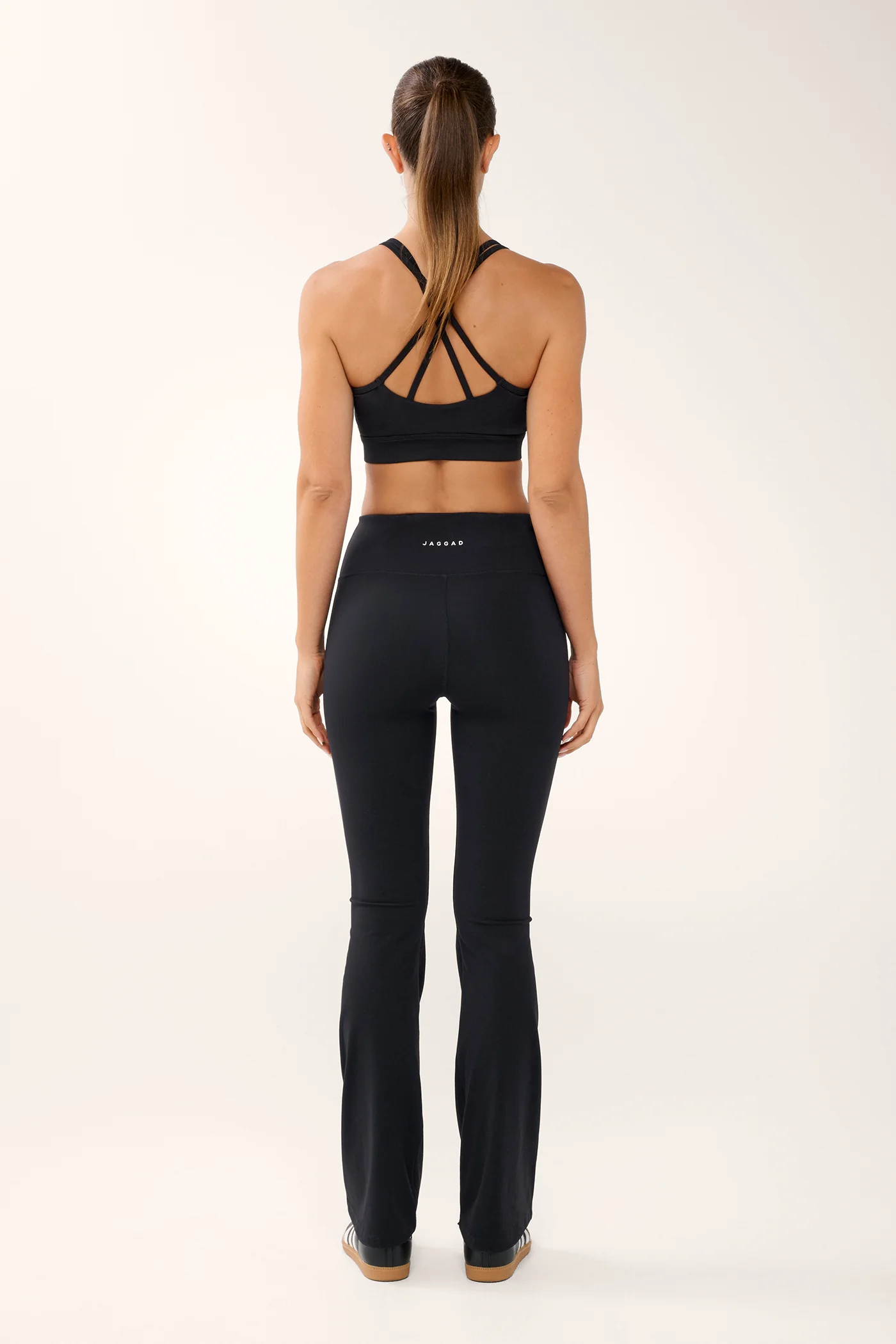ASTOR ACTIVE FLARE PANT BLACK - Image 4