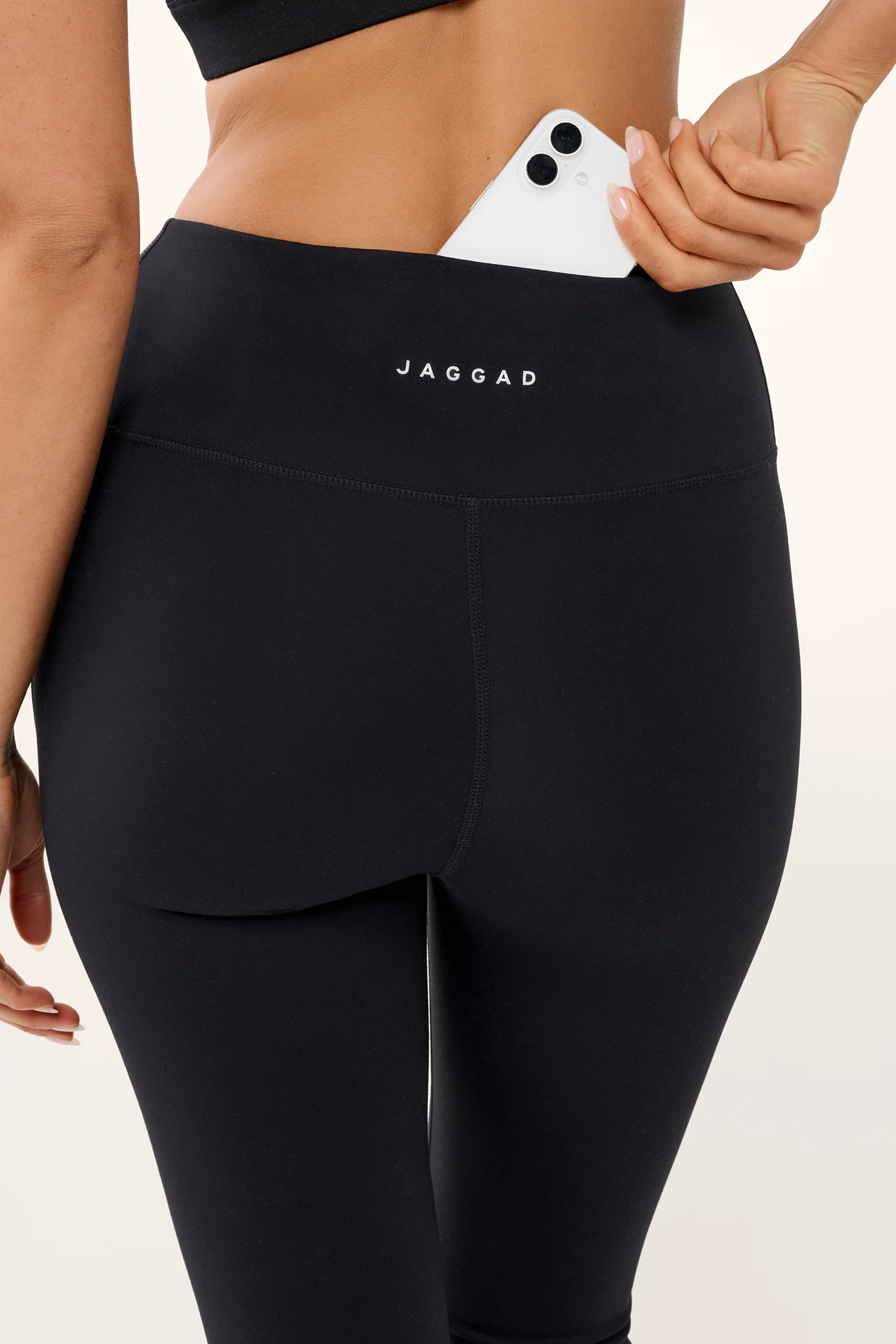 ASTOR ACTIVE FLARE PANT BLACK - Image 5