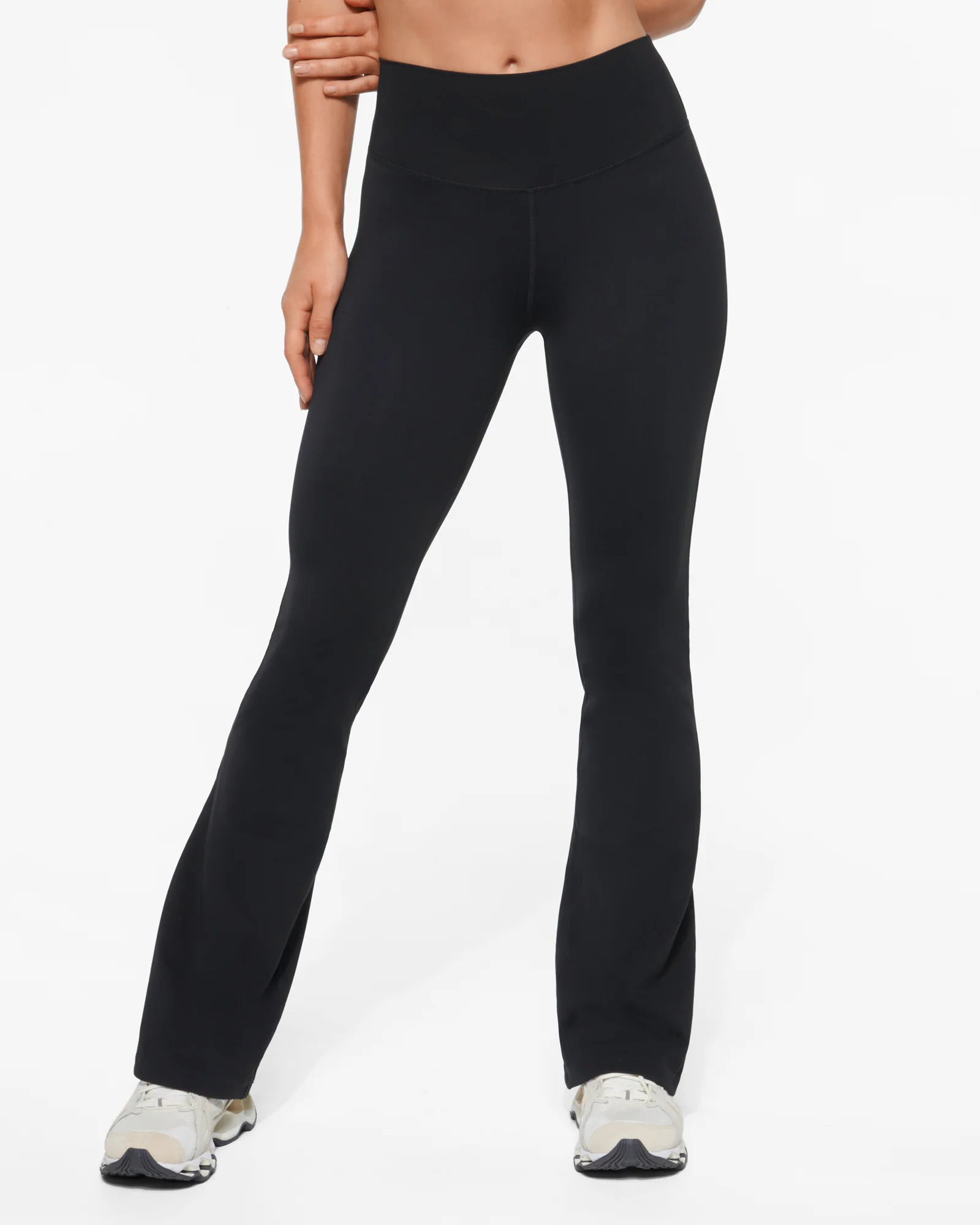 ASTOR ACTIVE FLARE PANT BLACK - Image 8