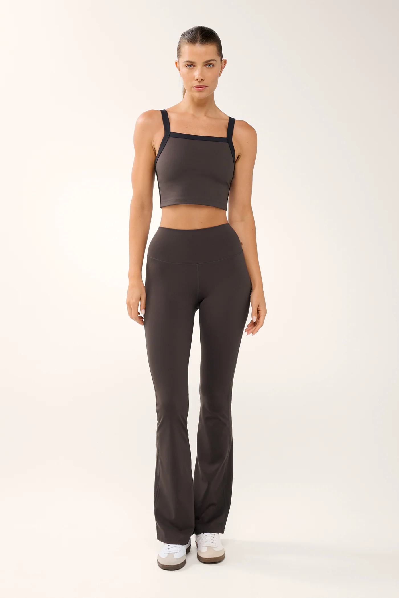 ASTOR ACTIVE FLARE PANT COFFEE BEAN - Image 3