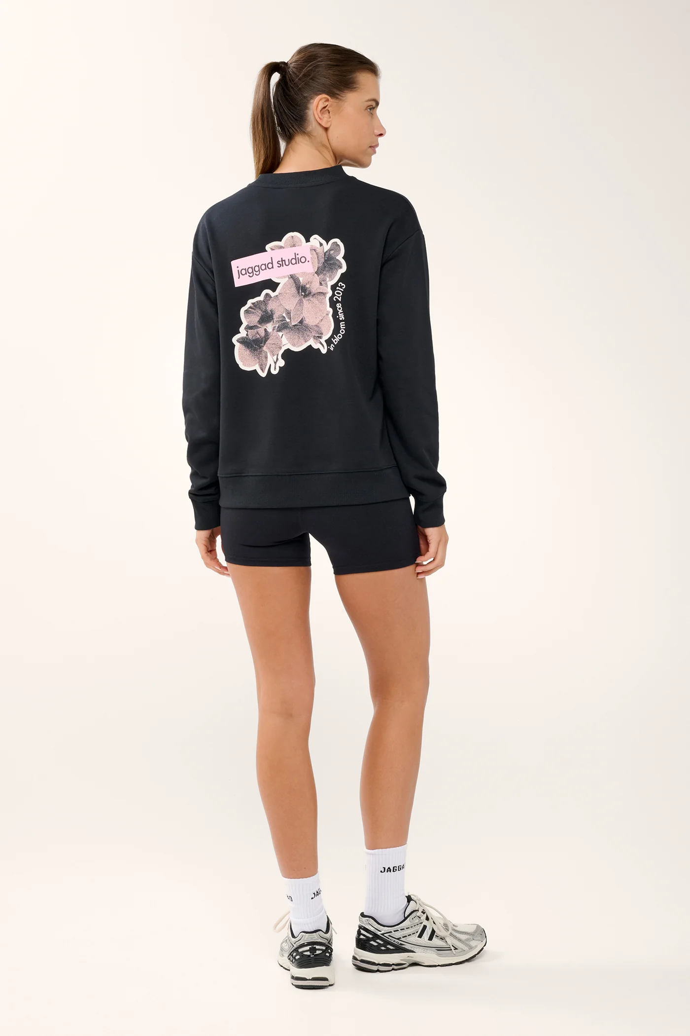 BOTANICAL BOXY SWEATER BLACK - Image 3