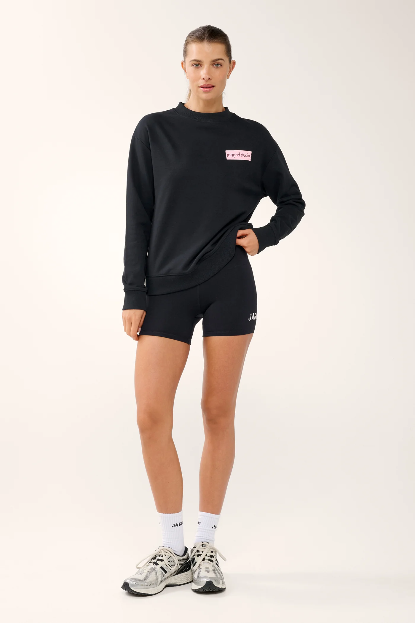 BOTANICAL BOXY SWEATER BLACK - Image 4