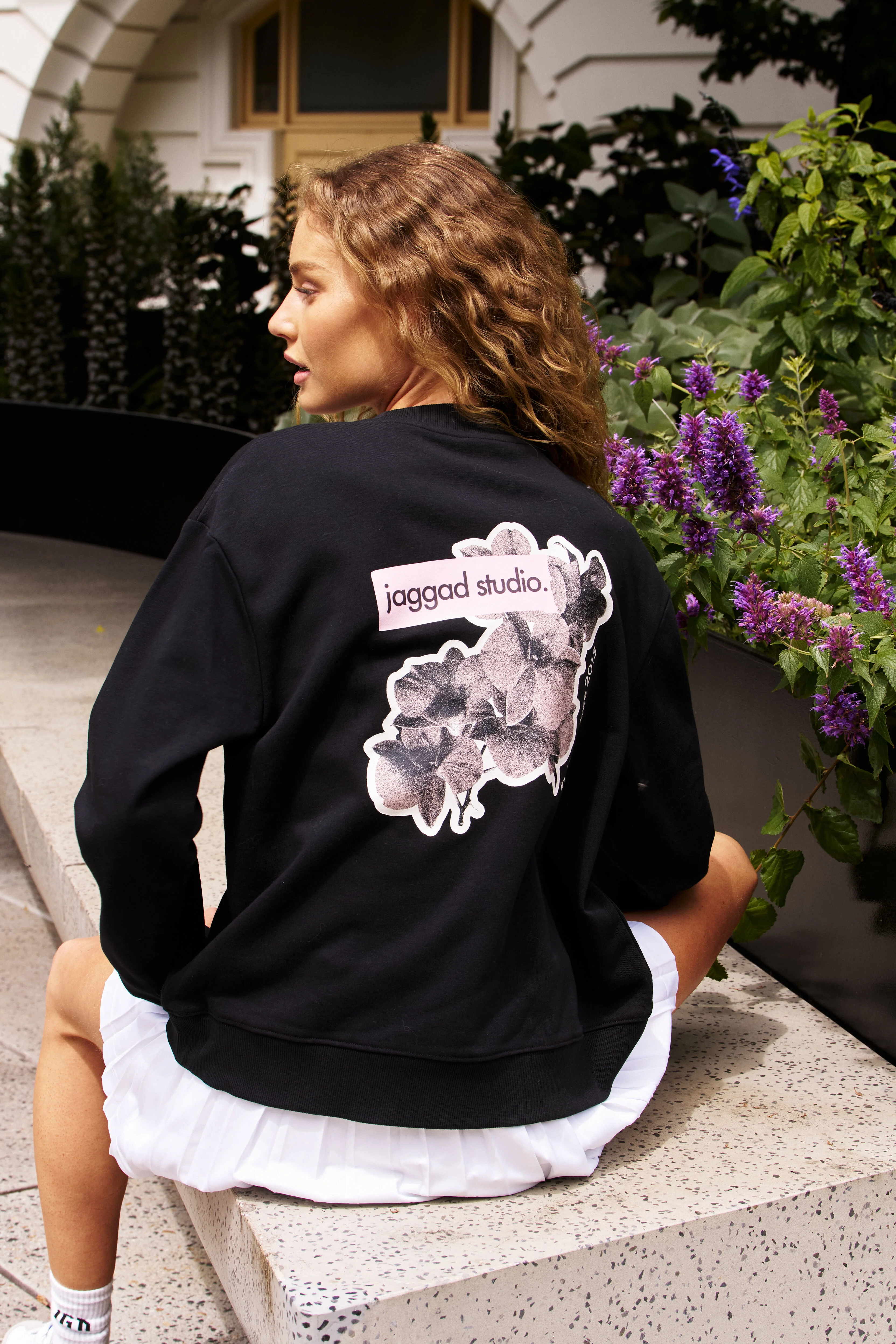 BOTANICAL BOXY SWEATER BLACK - Image 6