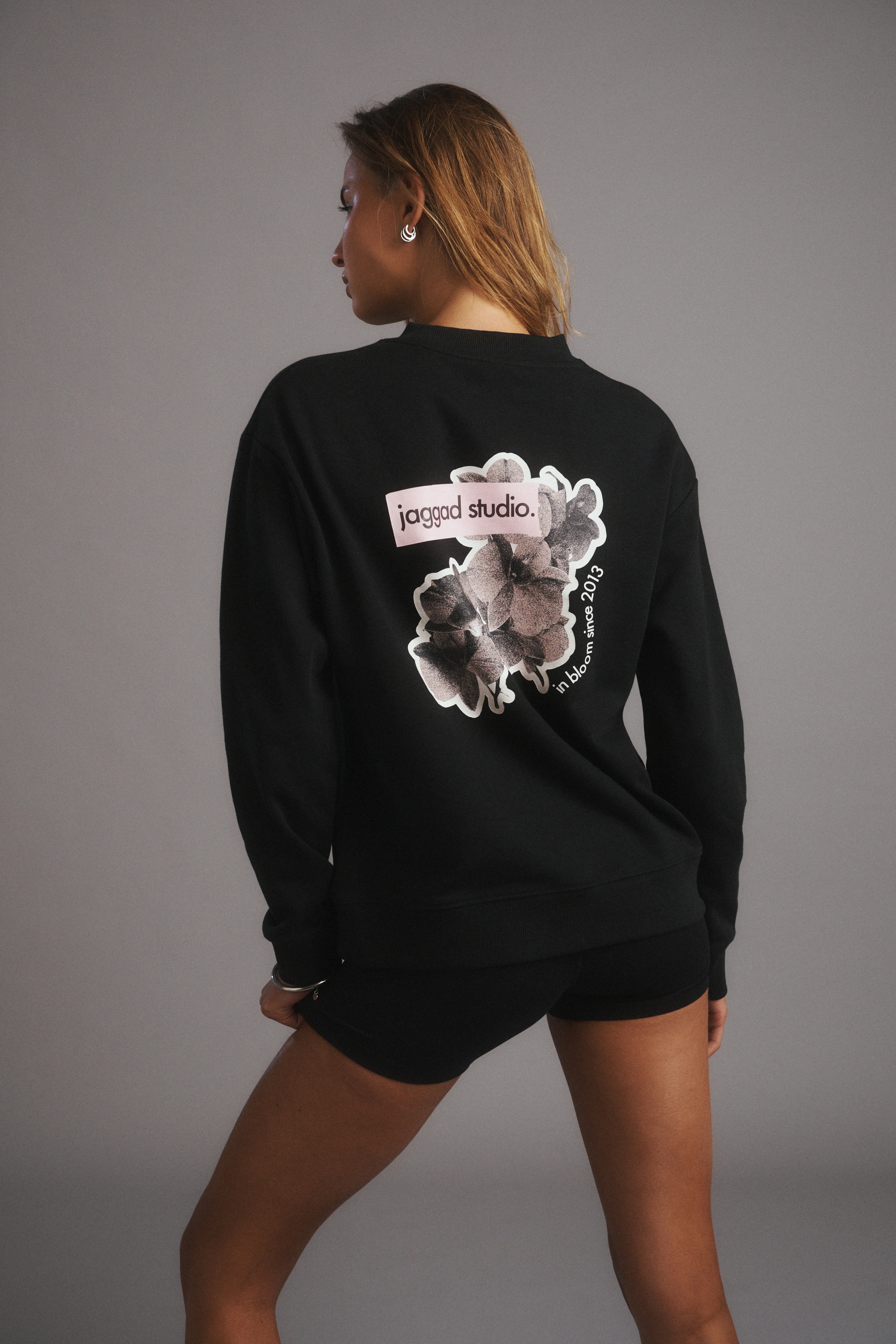 BOTANICAL BOXY SWEATER BLACK - Image 8