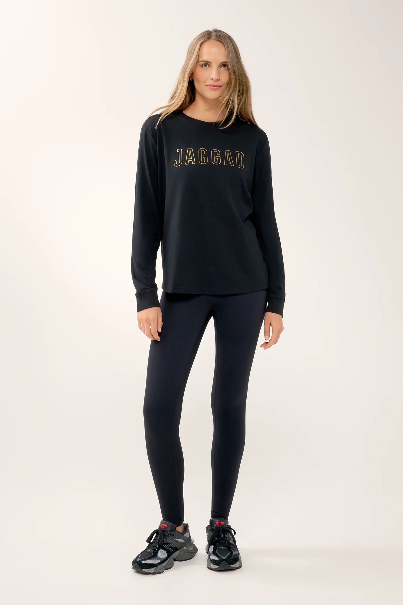 CLASSIC KEYLINE LONG SLEEVE TEE BLACK GOLD LOGO - Image 3