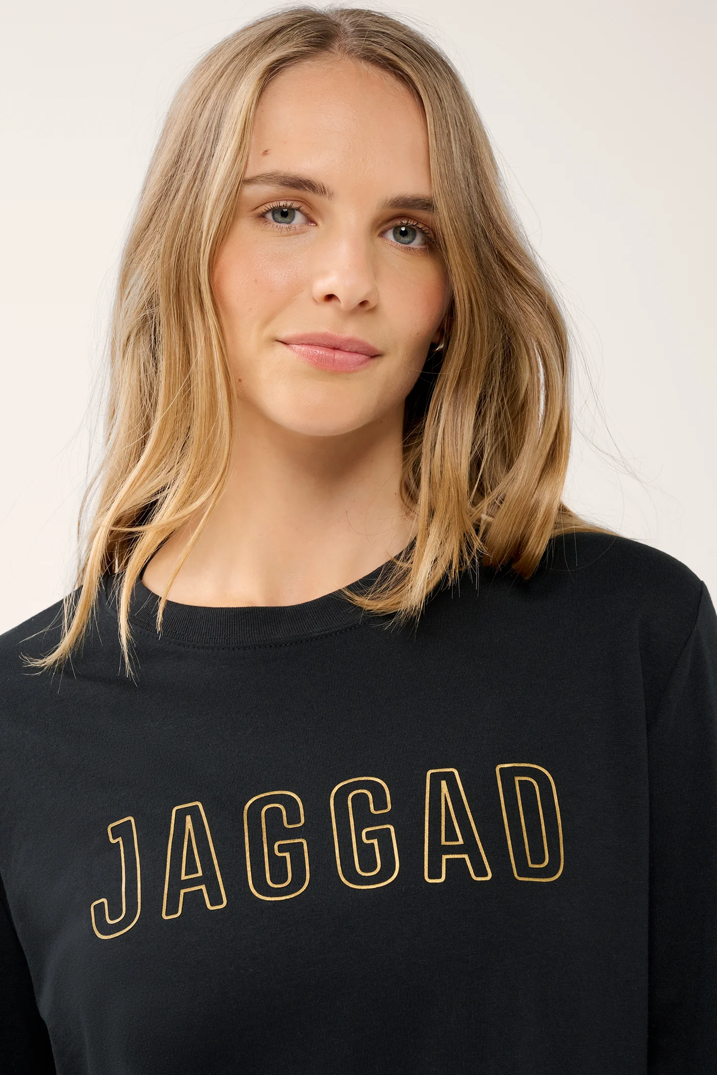 CLASSIC KEYLINE LONG SLEEVE TEE BLACK GOLD LOGO - Image 4