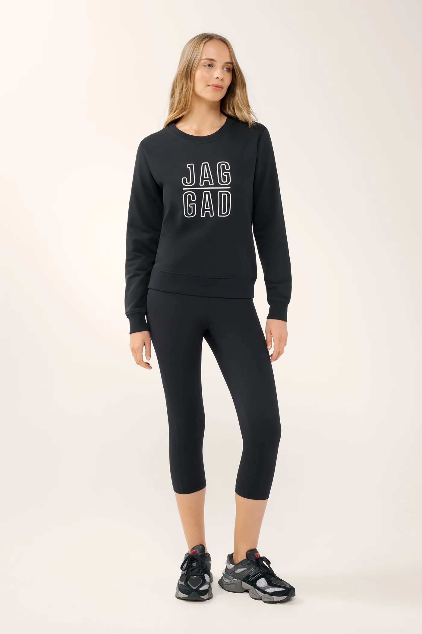 CLASSIC STACK SWEATER BLACK - Image 3