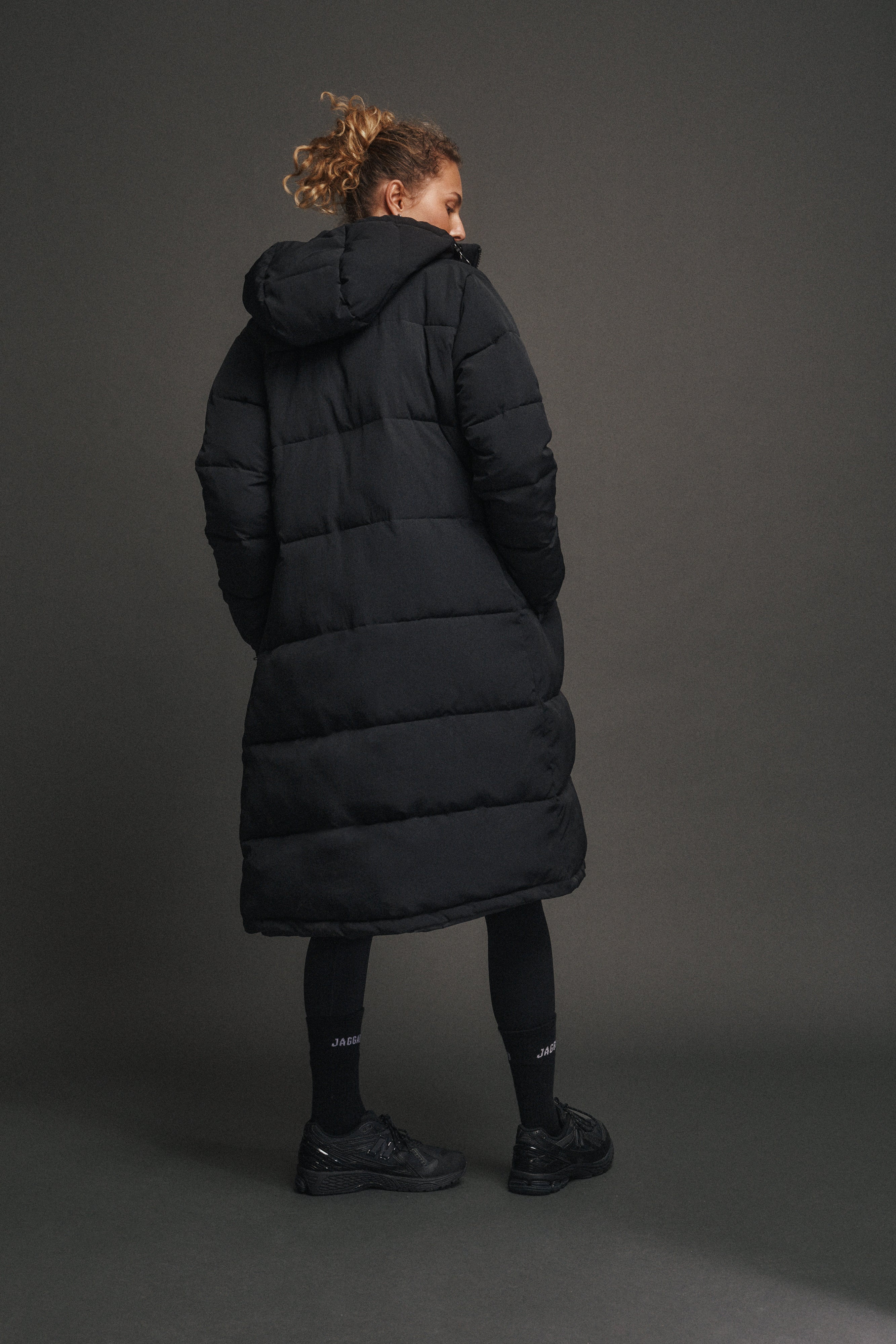 ESSENTIAL LONGLINE PUFFER JACKET BLACK - Image 5