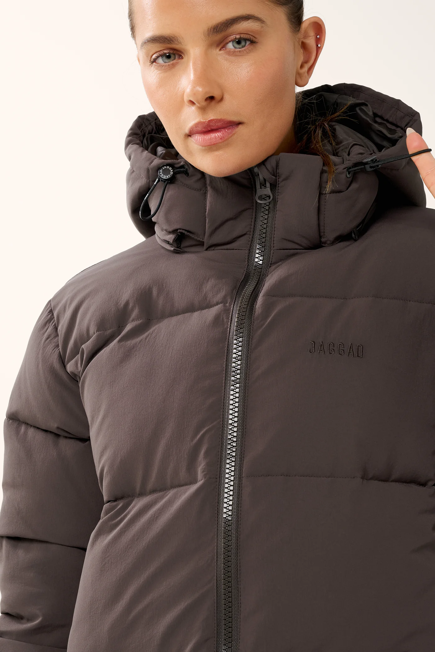 ESSENTIAL LONGLINE PUFFER JACKET COFFEE BEAN - Image 4
