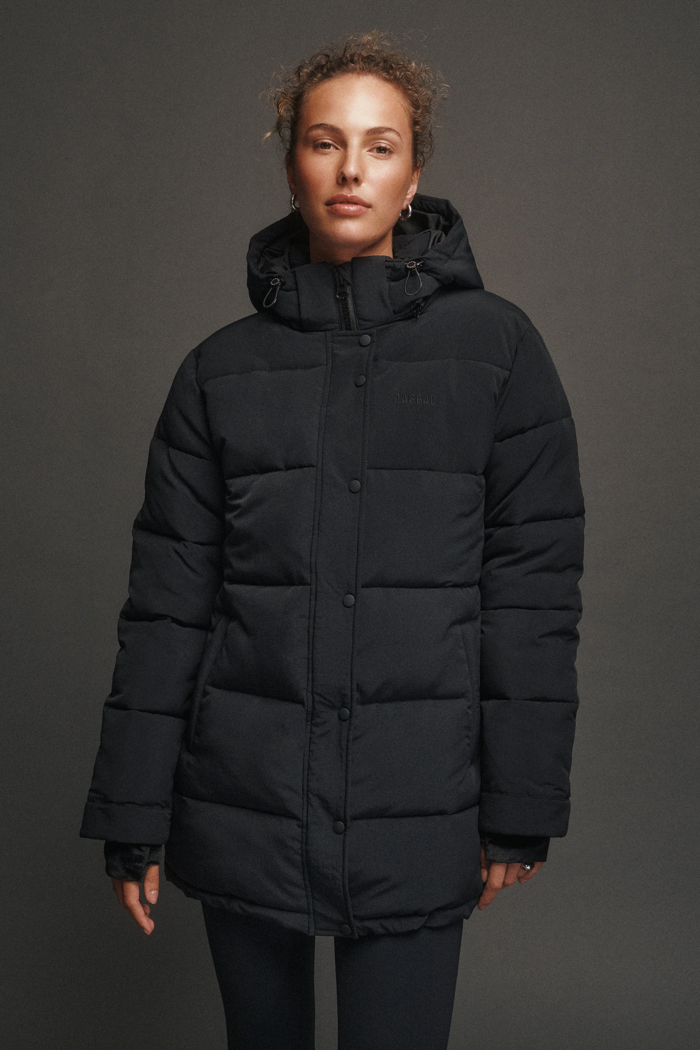 ESSENTIAL MID LINE PUFFER JACKET BLACK - Image 4