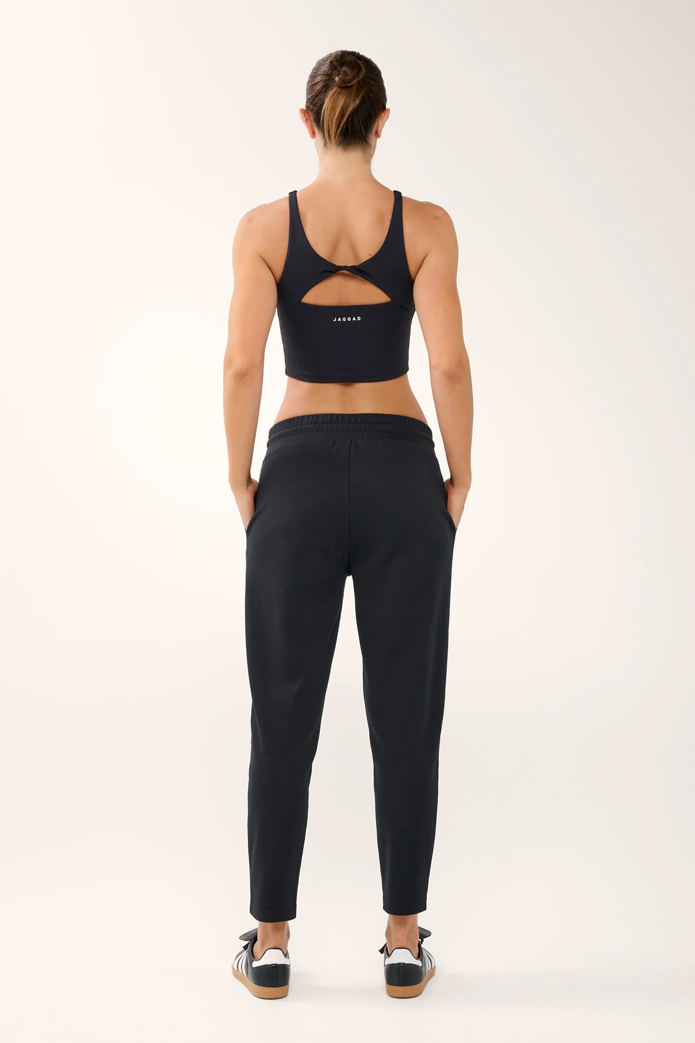 ESSENTIAL SLIM TRACKPANT BLACK - Image 5