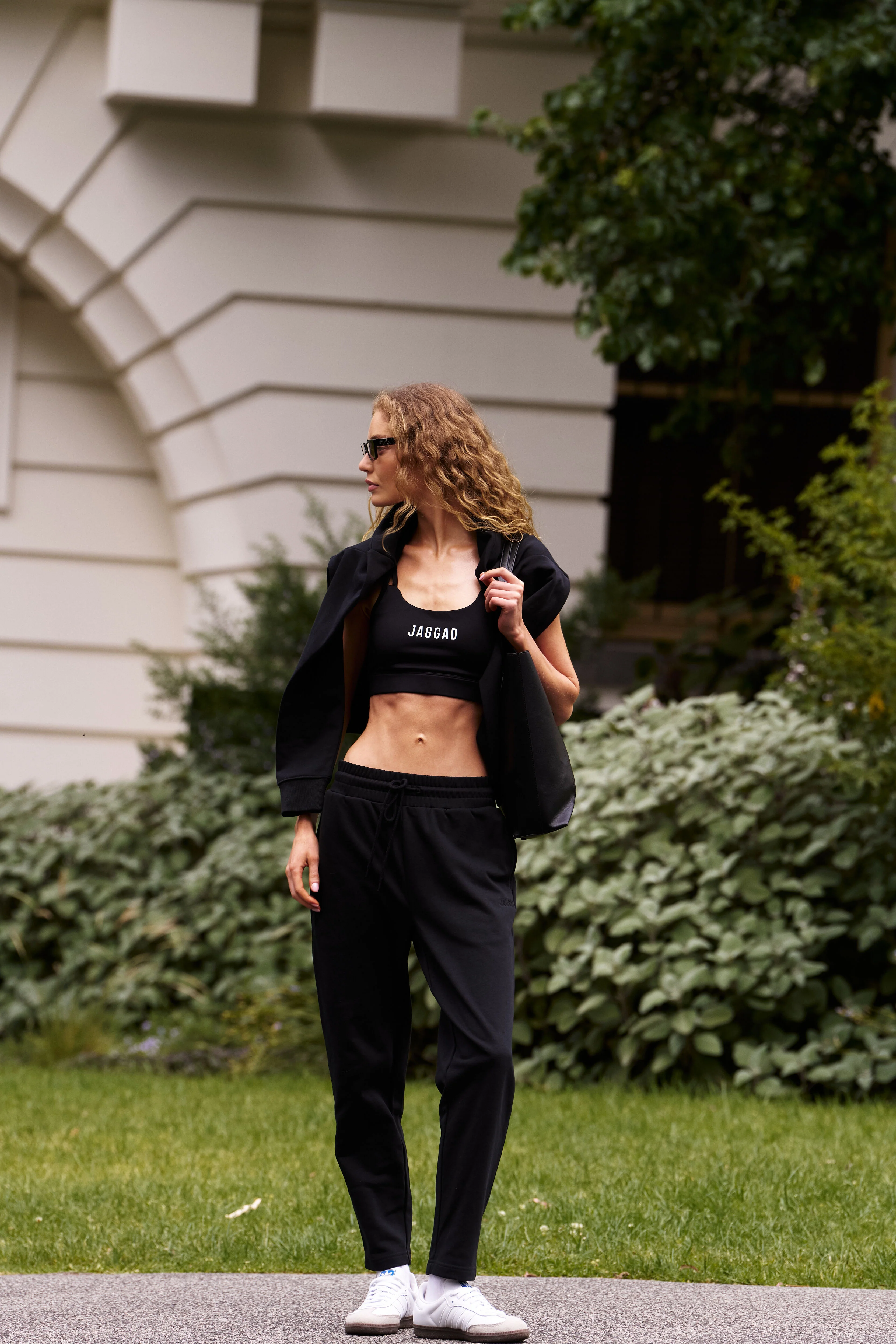 ESSENTIAL SLIM TRACKPANT BLACK - Image 7