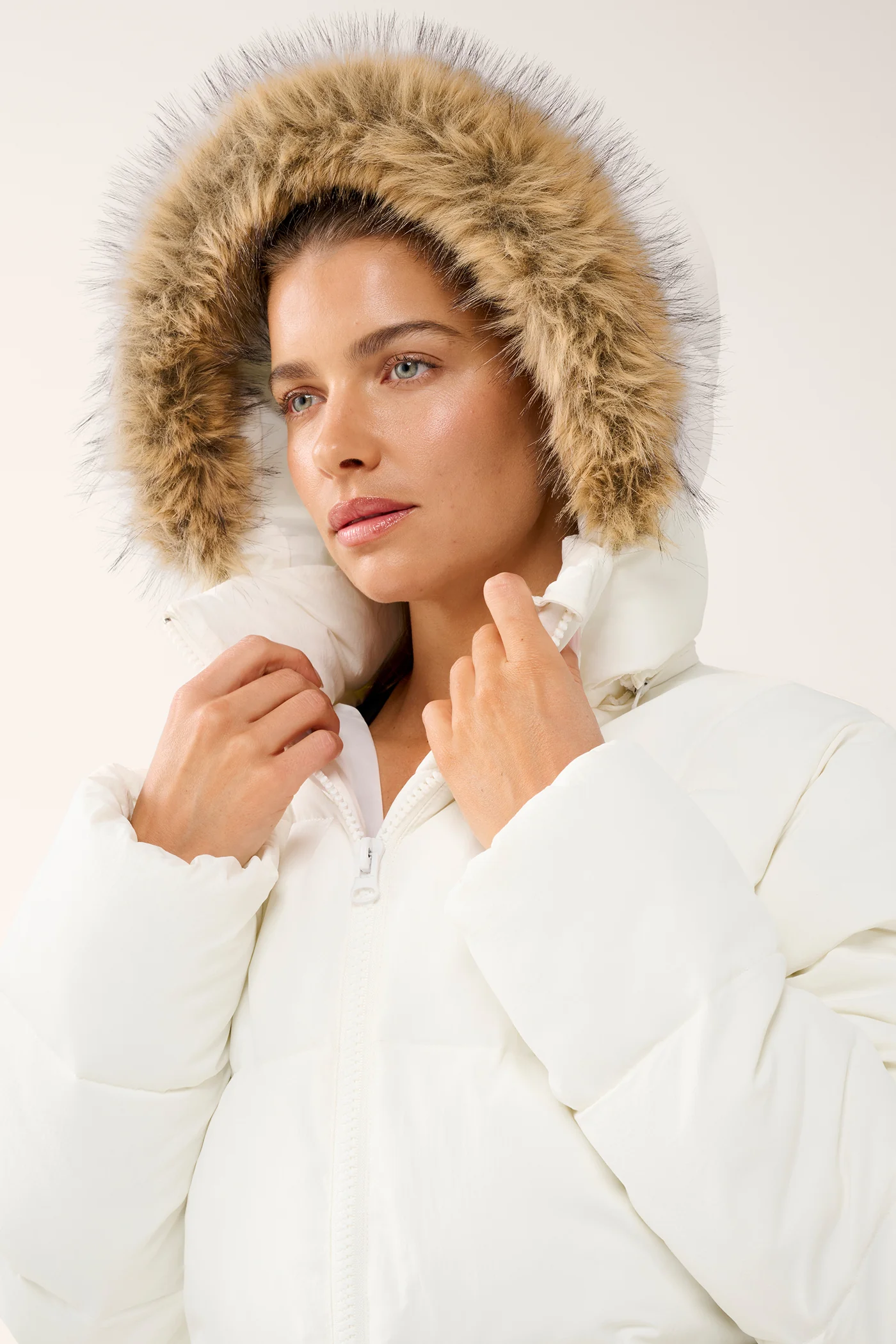 GLOW KNEE-LINE PUFFER JACKET OFF WHITE - Image 7