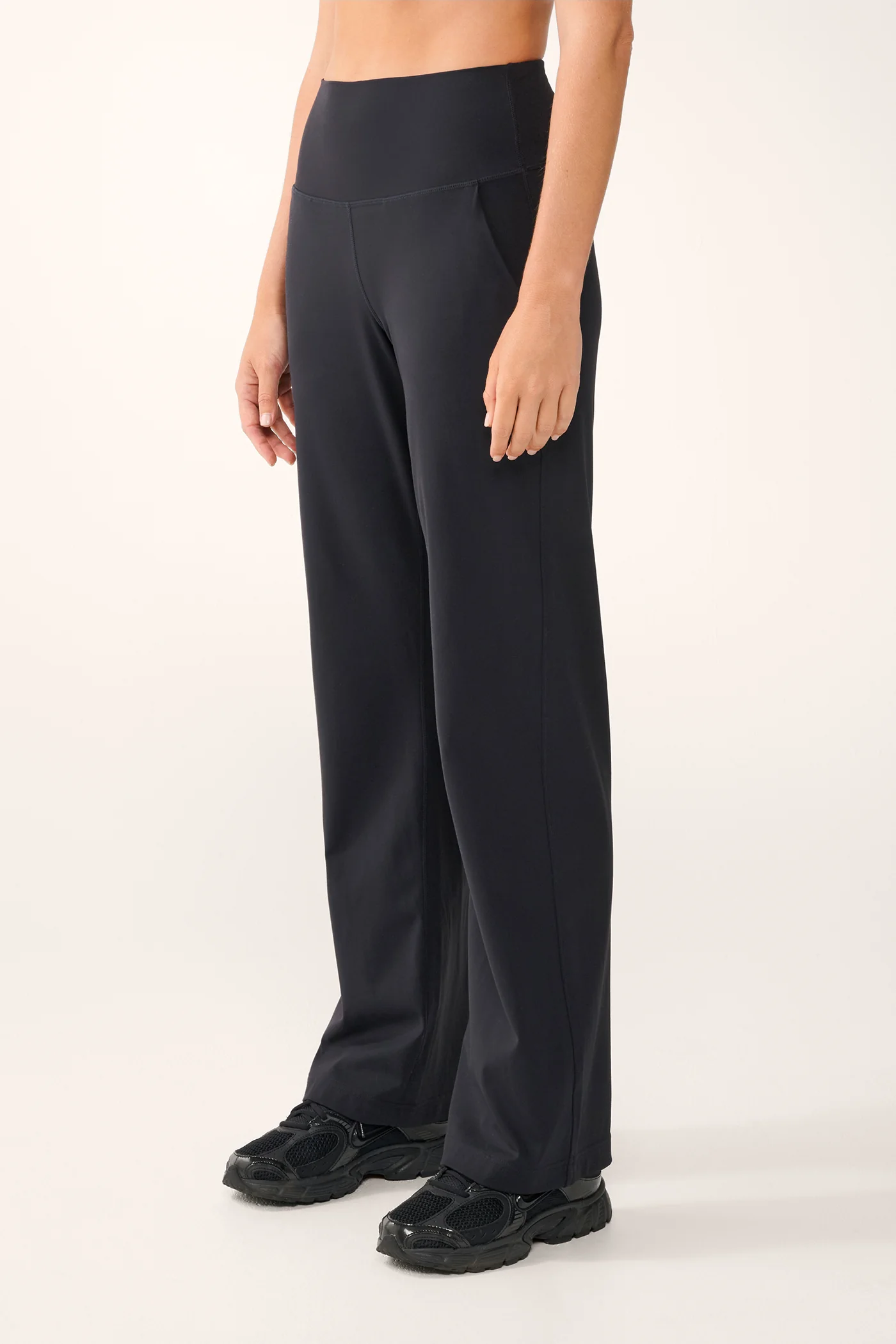 RUE WIDE LEG ULTRA FLEX LITE PANT BLACK - Image 10