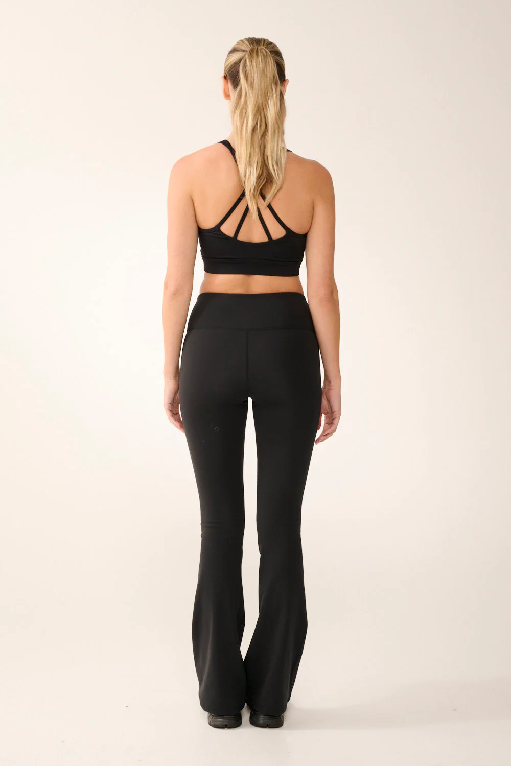 TERRAIN ACTIVE FLARE THERMATECH PANT BLACK - Image 5